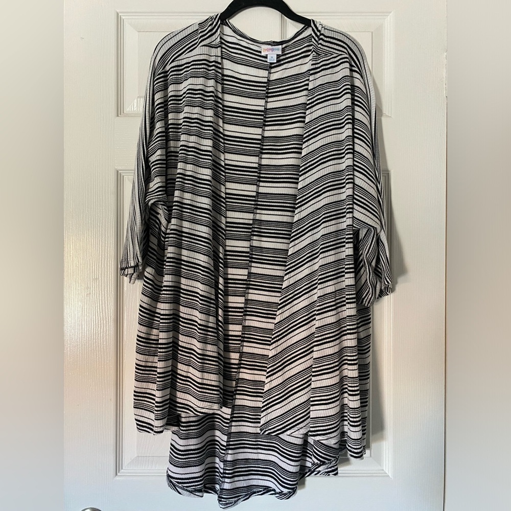Lularoe Stripped Cardigan Size‎ Medium
